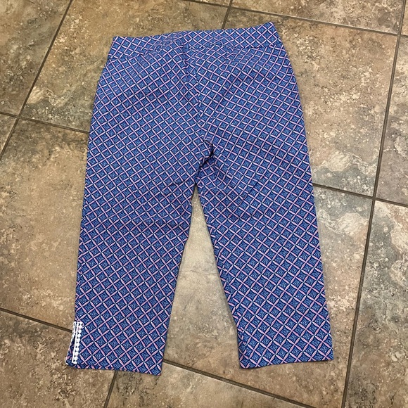 Chico’s Perfect Stretch Royal Blue/Pink/White Geometric Print Capris - Picture 6 of 15